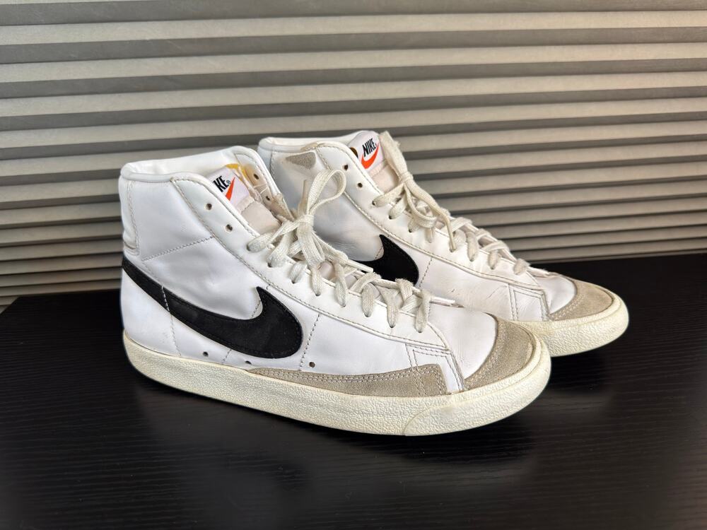 Nike Blazer Mid ‘77 Vintage White Black Sneakers Men’s Size 9 CZ1055-100